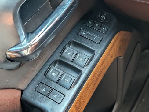 Used 2019 Chevrolet Silverado 2500 High Country w/ Duramax Plus Package AWD/4WD image 9