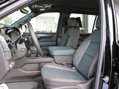 New 2026 GMC Yukon XL AT4 w/ AT4 Premium Plus Package image 16