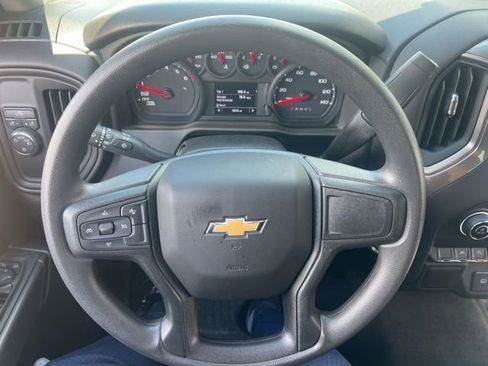 Used 2025 Chevrolet Silverado 1500 Custom image 18