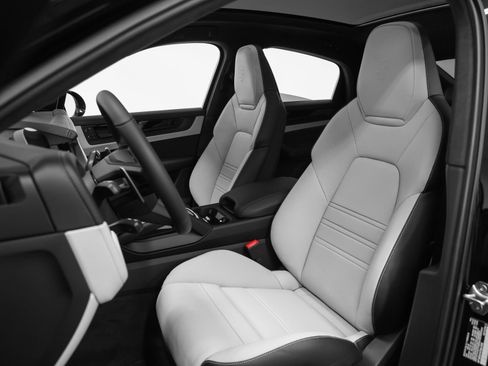 New 2026 Porsche Cayenne GTS image 54