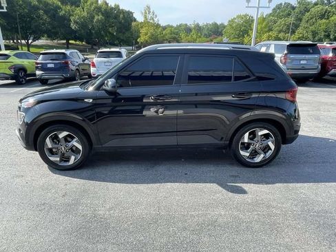 Used 2024 Hyundai Venue SEL FWD image 4