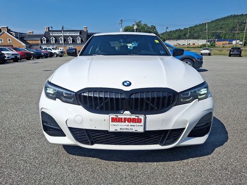 Used 2022 BMW 330i xDrive Sedan w/ M Sport Package image 3