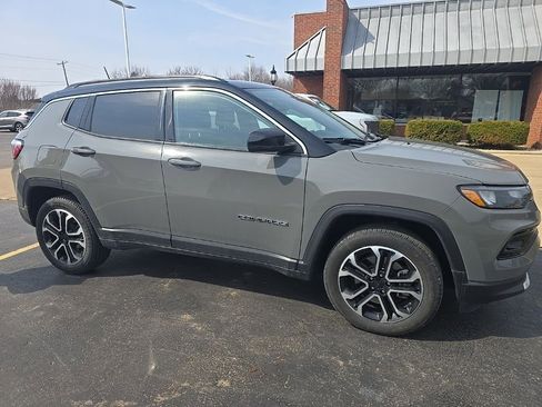 Used 2024 Jeep Compass Limited image 8