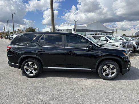Used 2025 Honda Pilot EX-L image 4