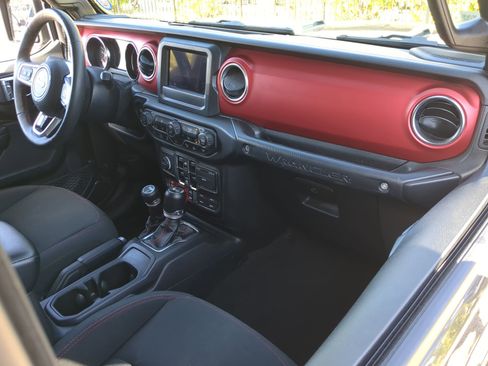 Used 2021 Jeep Wrangler Unlimited Rubicon w/ Safety Group image 13