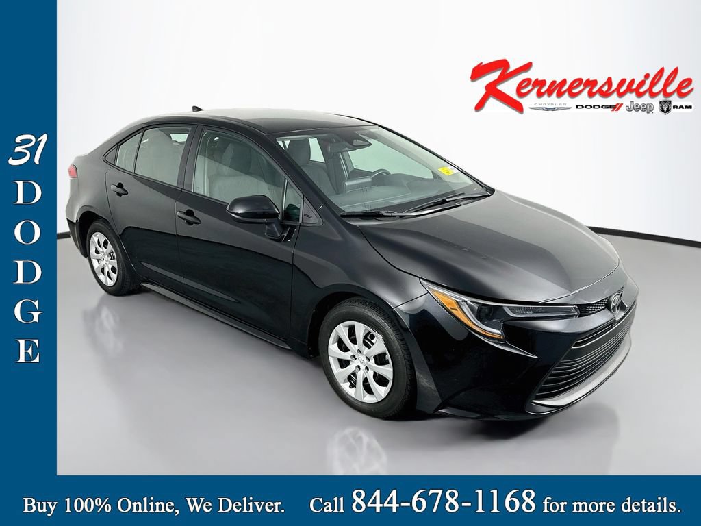 Used 2025 Toyota Corolla LE FWD image 1