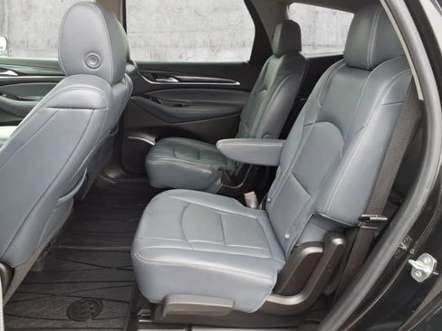 Used 2021 Buick Enclave Essence w/ Sport Touring Edition image 9