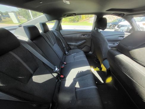 Used 2023 Honda Accord Sport image 9
