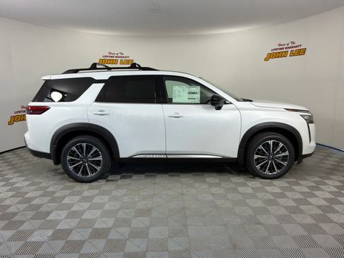 New 2026 Nissan Pathfinder Platinum FWD image 7