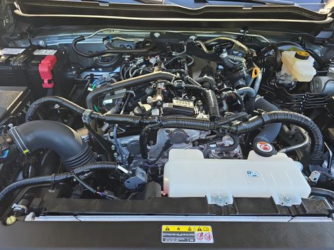 Certified 2024 Toyota Tacoma SR5 AWD/4WD image 32