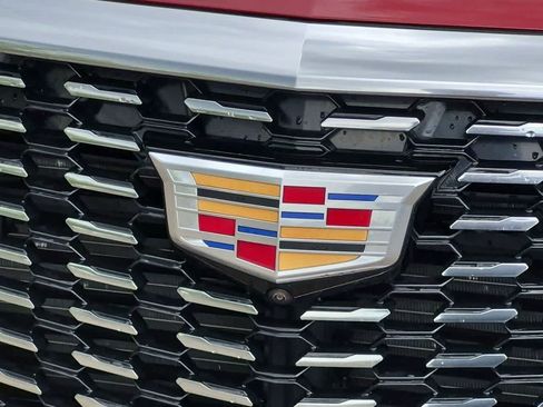 Used 2025 Cadillac XT5 Premium Luxury w/ Technology Package FWD image 11