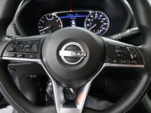 Used 2024 Nissan Sentra SV FWD image 35