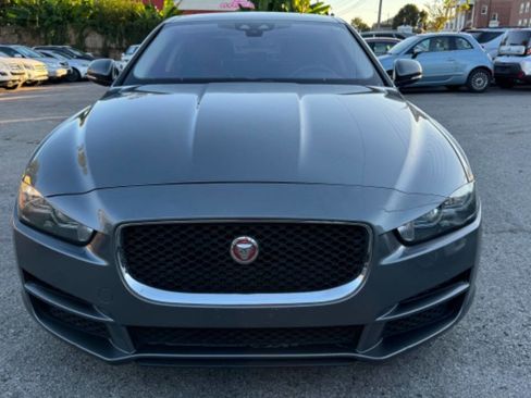 Used 2017 Jaguar XE Prestige image 3
