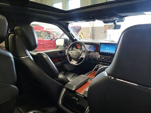 Used 2023 Lincoln Navigator L Reserve AWD/4WD image 28