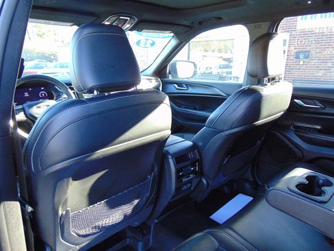 Used 2023 Jeep Grand Cherokee Altitude image 25