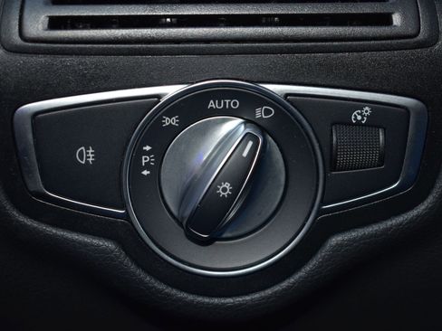 Used 2022 Mercedes-Benz GLC 300 4MATIC image 19