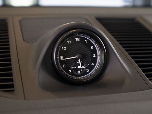 Used 2025 Porsche Macan image 27