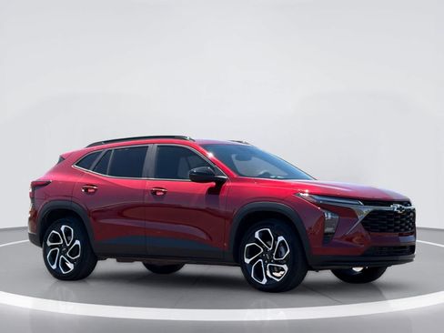 Used 2025 Chevrolet Trax RS w/ Driver Confidence Package FWD image 5