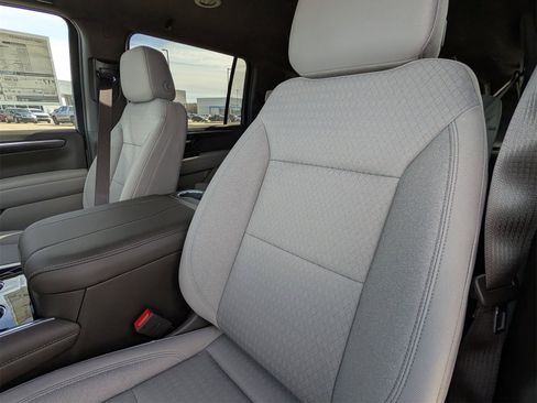 New 2026 Chevrolet Suburban LS image 17