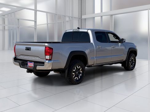 Used 2017 Toyota Tacoma TRD Off-Road w/ Tow Package AWD/4WD image 6