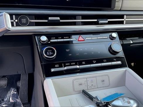 New 2026 Hyundai Santa Fe SE image 8