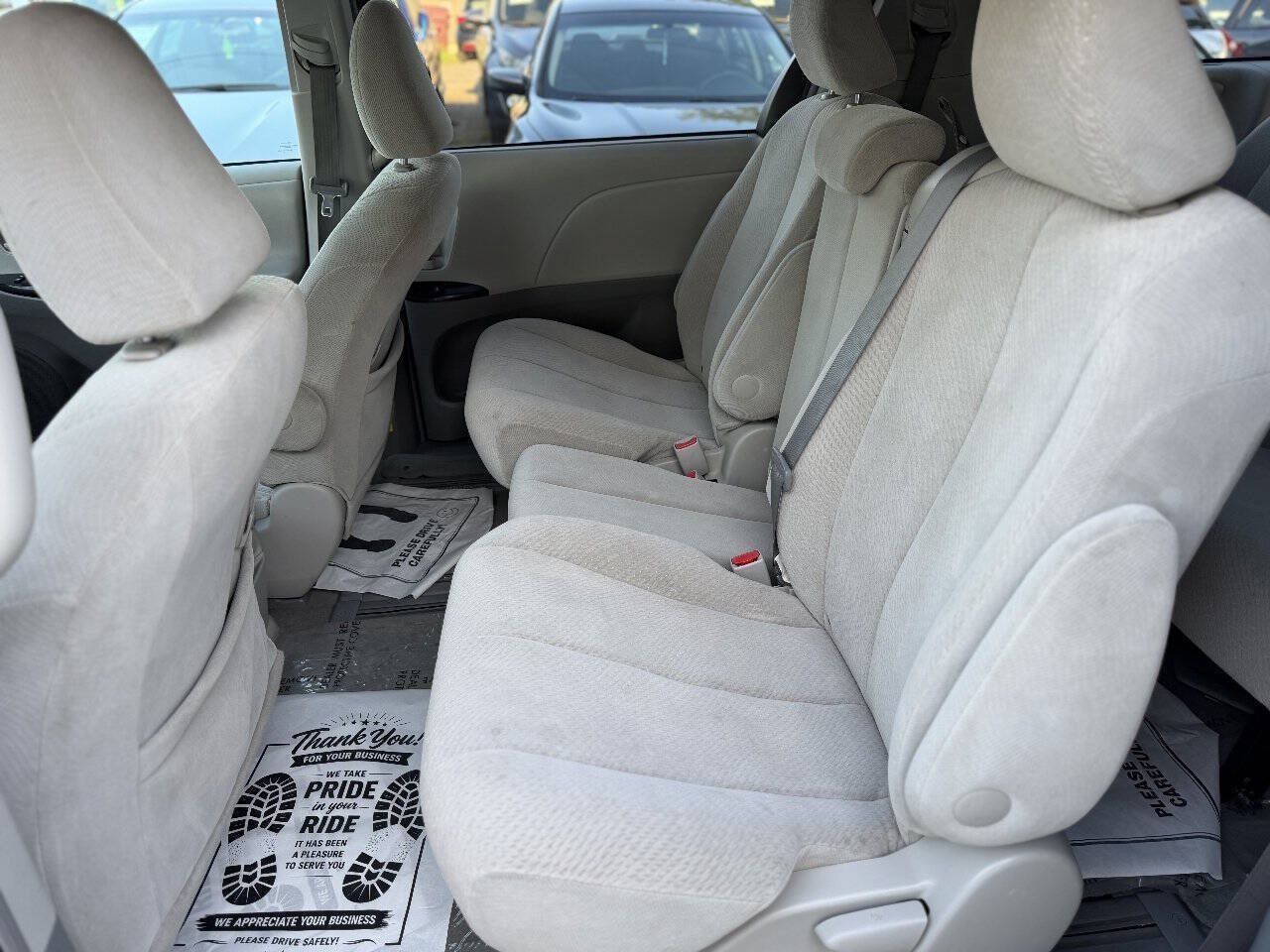 Used 2011 Toyota Sienna LE w/ Towing Pkg FWD image 18