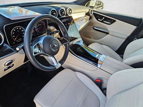 Used 2024 Mercedes-Benz GLC 300 4MATIC image 10