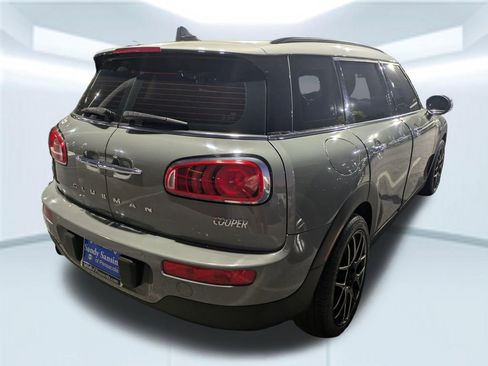 Used 2019 MINI Cooper Clubman image 3