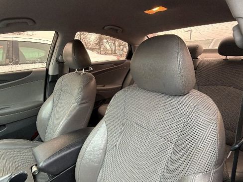 Used 2012 Hyundai Sonata SE image 10
