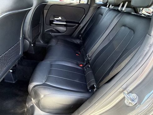 Used 2021 Mercedes-Benz GLA 250 4MATIC image 31