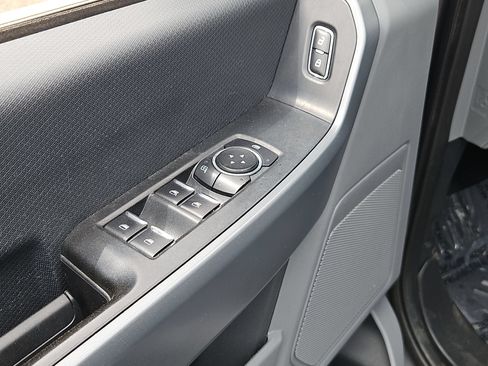 Used 2023 Ford F150 XLT AWD/4WD image 12
