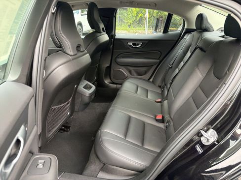 Used 2025 Volvo S60 B5 Plus FWD image 32