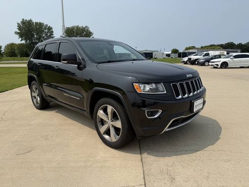 Used 2014 Jeep Grand Cherokee Limited w/ Trailer Tow Group IV AWD/4WD image 2