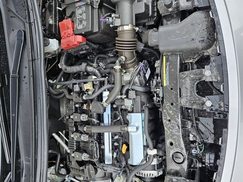 New 2025 Nissan Versa SR w/ Trunk Package image 18