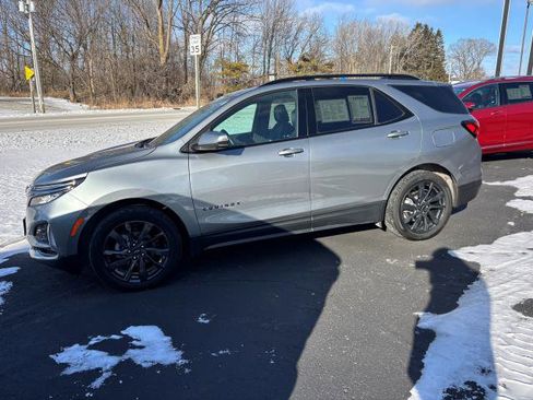 Used 2023 Chevrolet Equinox RS w/ RS Leather Package image 2