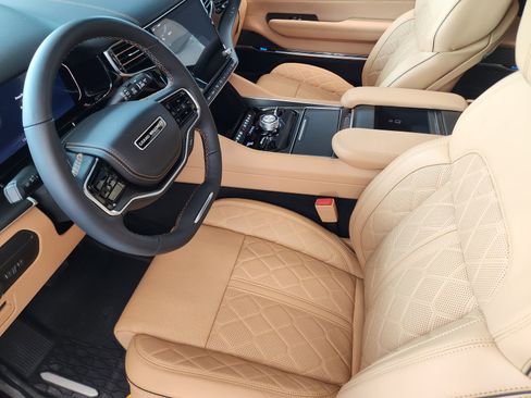 New 2026 Jeep Grand Wagoneer Summit AWD/4WD image 11
