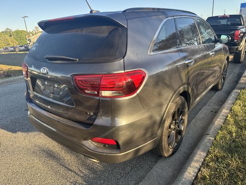 Used 2020 Kia Sorento S image 10