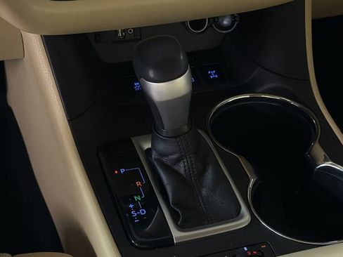 Used 2016 Toyota Highlander Limited image 23