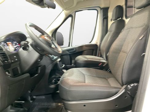 Used 2025 RAM ProMaster 2500 w/ Safety Group FWD image 10