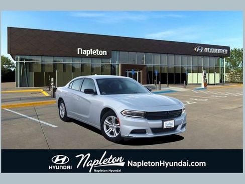 Used 2023 Dodge Charger SXT image 1