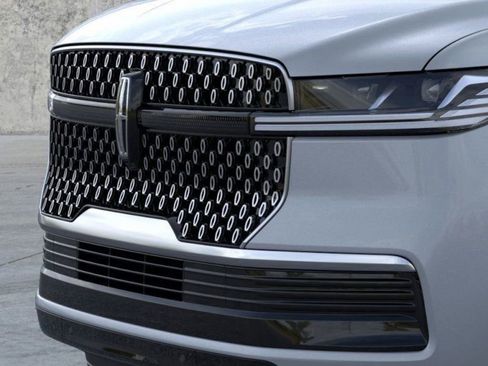 New 2026 Lincoln Navigator L Premier AWD/4WD image 17