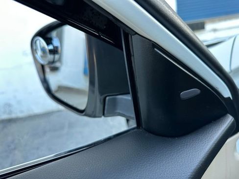 Used 2015 Nissan Rogue SL w/ SL Premium Package image 15