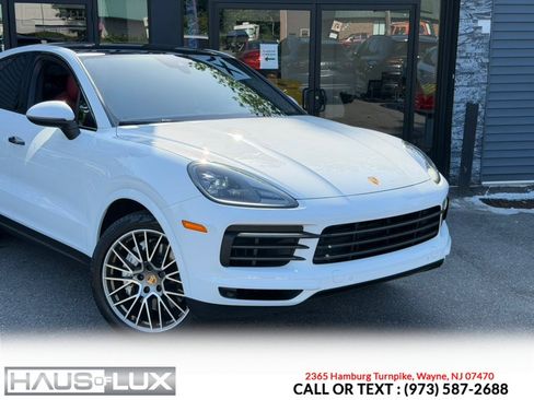 Used 2022 Porsche Cayenne Platinum Edition AWD/4WD image 4