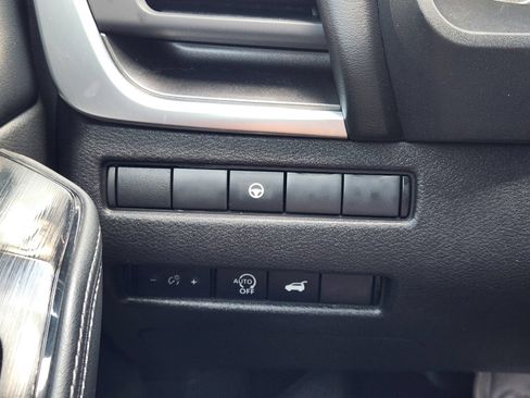 Used 2024 Nissan Rogue SV AWD/4WD image 23