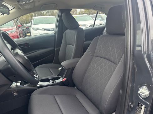 Used 2025 Toyota Corolla LE image 14