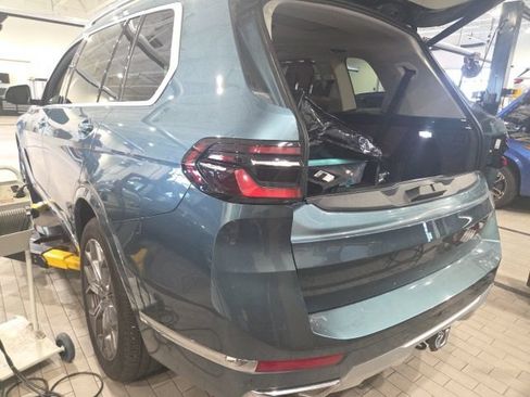 Certified 2024 BMW X7 xDrive40i w/ Premium Package AWD/4WD image 5