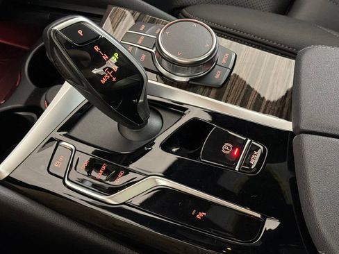 Used 2023 BMW 540i w/ Convenience Package image 21