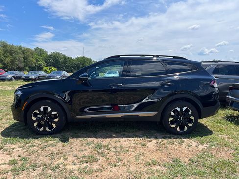 Used 2023 Kia Sportage X-Line w/ X-Line Premium Package AWD/4WD image 2
