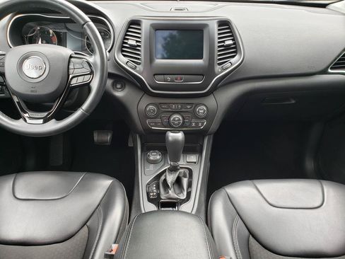 Used 2019 Jeep Cherokee Latitude Plus AWD/4WD image 13