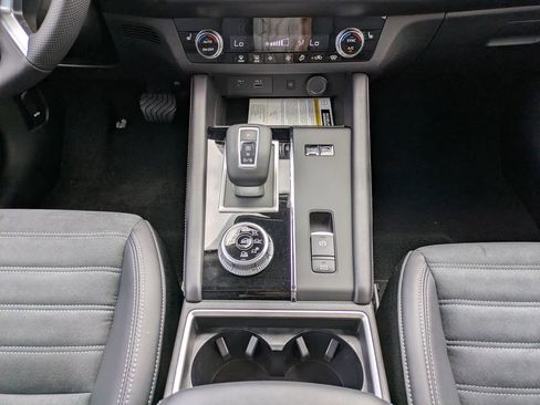 New 2026 Nissan Rogue SL AWD/4WD image 18